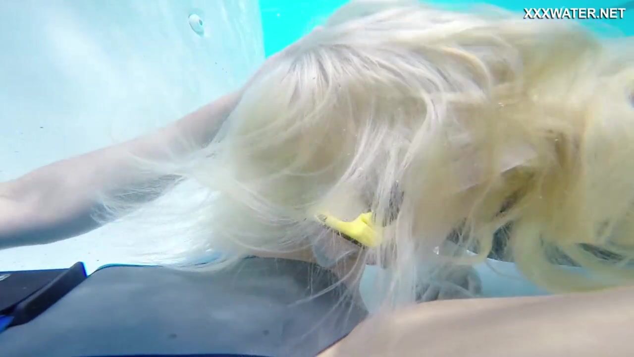 Hungarian Lesbian Babes Underwater Vodichkina And Farkas Starring